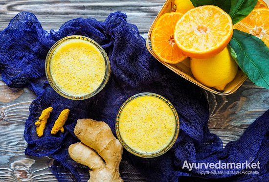 Летний цитрусовый напиток с куркумой